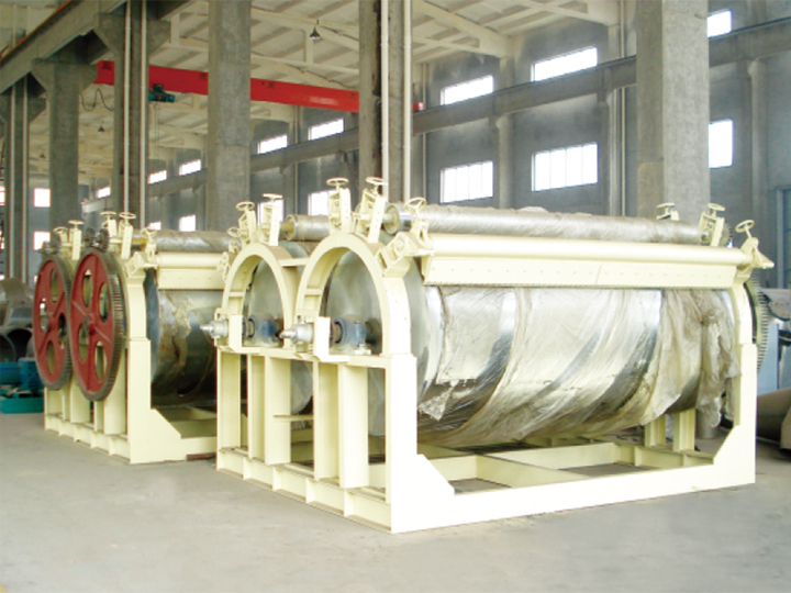 滚筒刮板干燥机